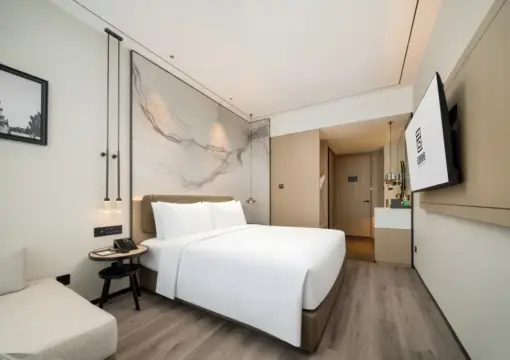 Elegant Queen Room