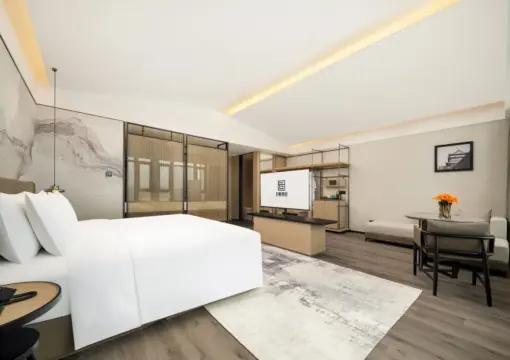 Executive Queen Room
