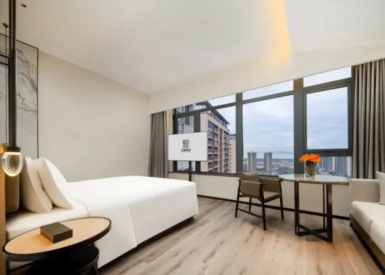 Yun He Double Bed Room (Fridge + Full-Length Mirror + Mobile Screen Projection + Electric Curtains)
