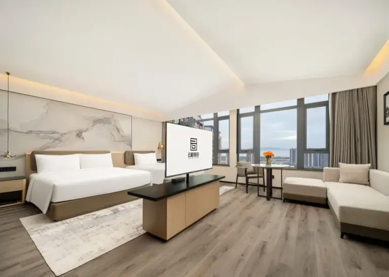 Yun He Family Room (Fridge + Full-Length Mirror + Mobile Screen Projection + Rotating TV)