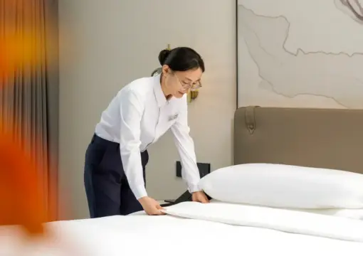 Yun He Family Room (Fridge + Full-Length Mirror + Mobile Screen Projection + Rotating TV)