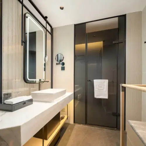 Yun He Twin Room (Fridge + Full-Length Mirror + Mobile Screen Projection + Rotating TV)