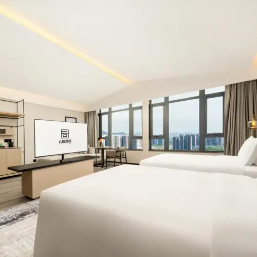 Yun He Twin Room (Fridge + Full-Length Mirror + Mobile Screen Projection + Rotating TV)