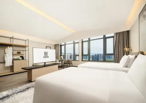 Yun He Twin Room (Fridge + Full-Length Mirror + Mobile Screen Projection + Rotating TV)