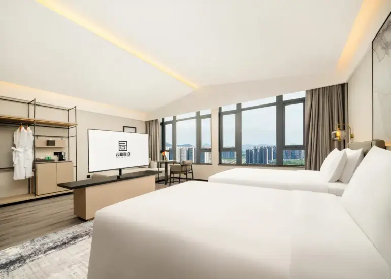 Yun He Twin Room (Fridge + Full-Length Mirror + Mobile Screen Projection + Rotating TV)